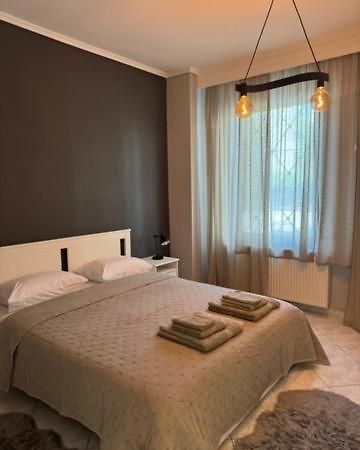 Damian'S Cozy Pool Apartment Peraía エクステリア 写真