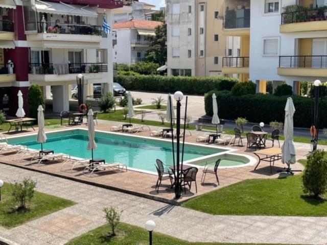 Damian'S Cozy Pool Apartment Peraía エクステリア 写真